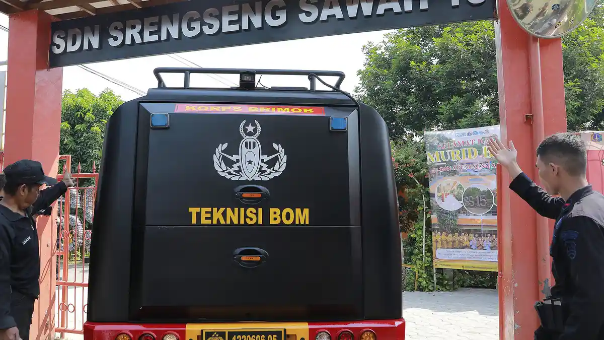 Suasana-SDN-Srengseng-Sawah-15-Saat-Ada-Teror-Bom_20260713_205341