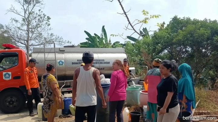 Ratusan Desa di Kabupaten Bogor Terdampak Kekeringan, 300 Liter Air Bersih Didistribusikan