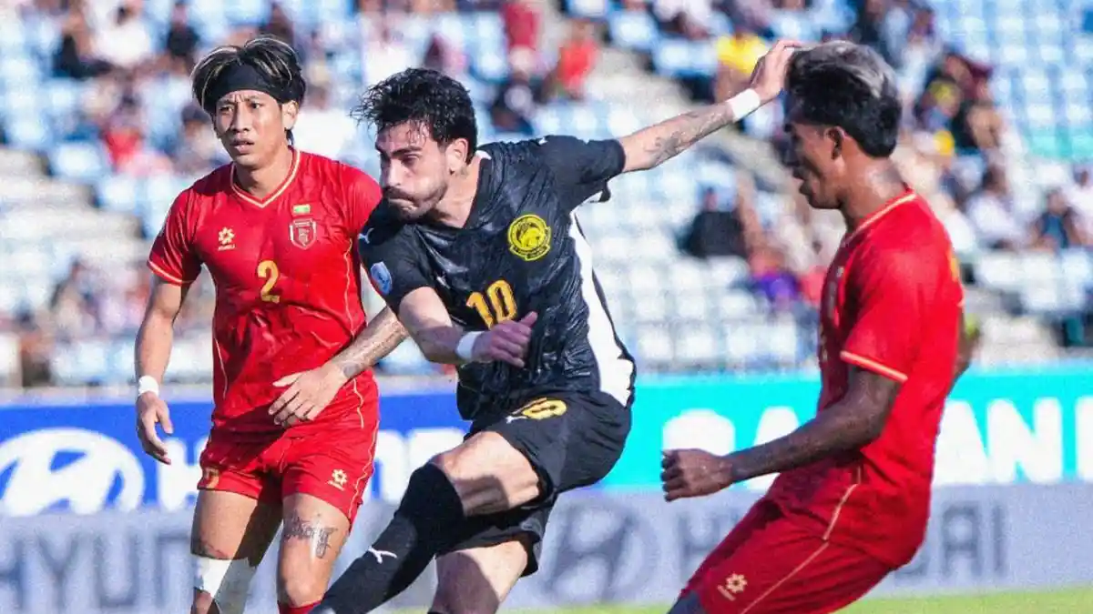 Aksi-pemain-naturalisasi-Malaysia-asal-Brasil-Endrick-melawan-Myanmar-di-Piala-AFF-2026