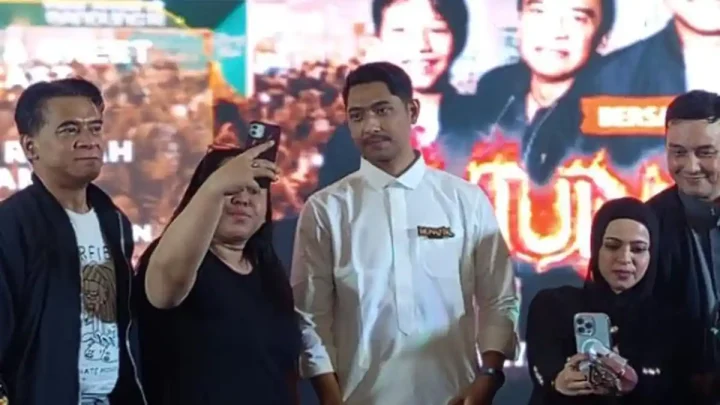 Arya Saloka Ungkap Adegan Fighting dengan Donny Damara di Film ‘Munafik’ Butuh Waktu Syuting 5 Hari