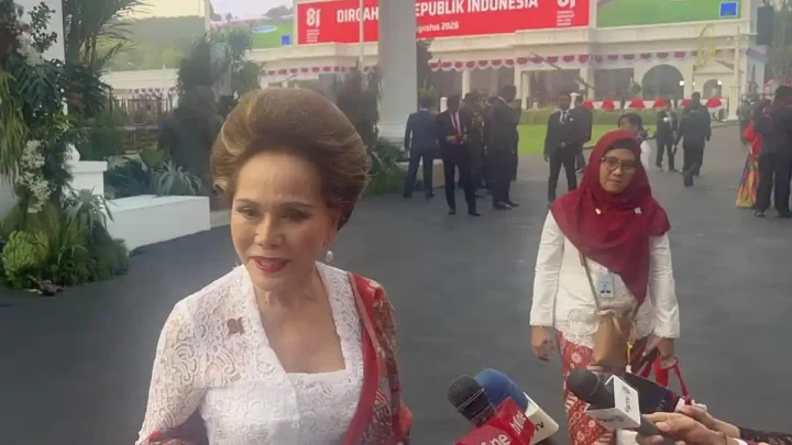 Hadiri Upacara HUT ke-81 RI, Dewi Soekarno Kaget Istana Banyak Berubah