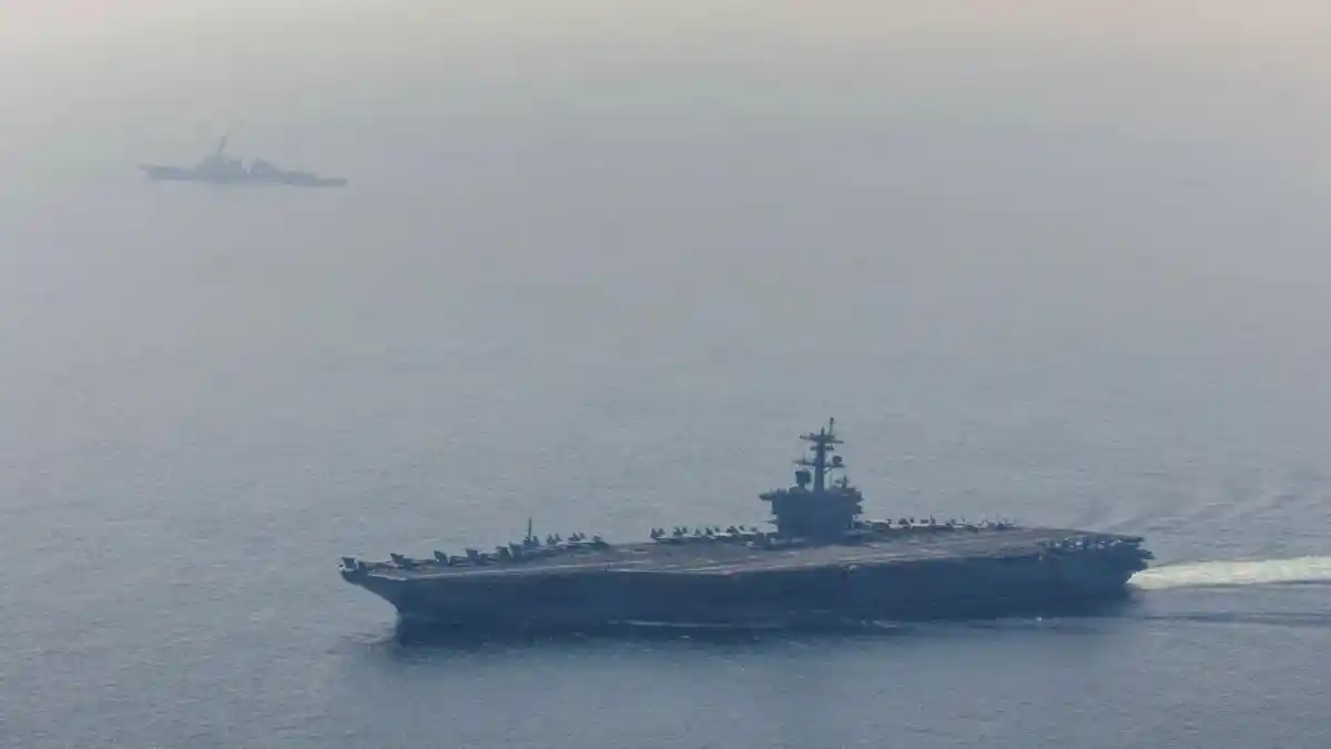 Kapal-Perang-Amerika-di-Selat-Hormuz