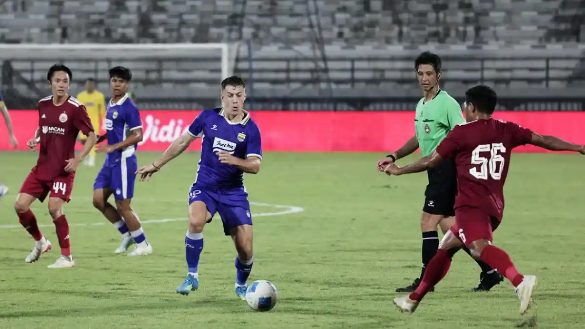 Mariano-Peralta-menjalani-pertandingan-debutnya-bersama-Persib-Bandung-saat-lawan-Persija