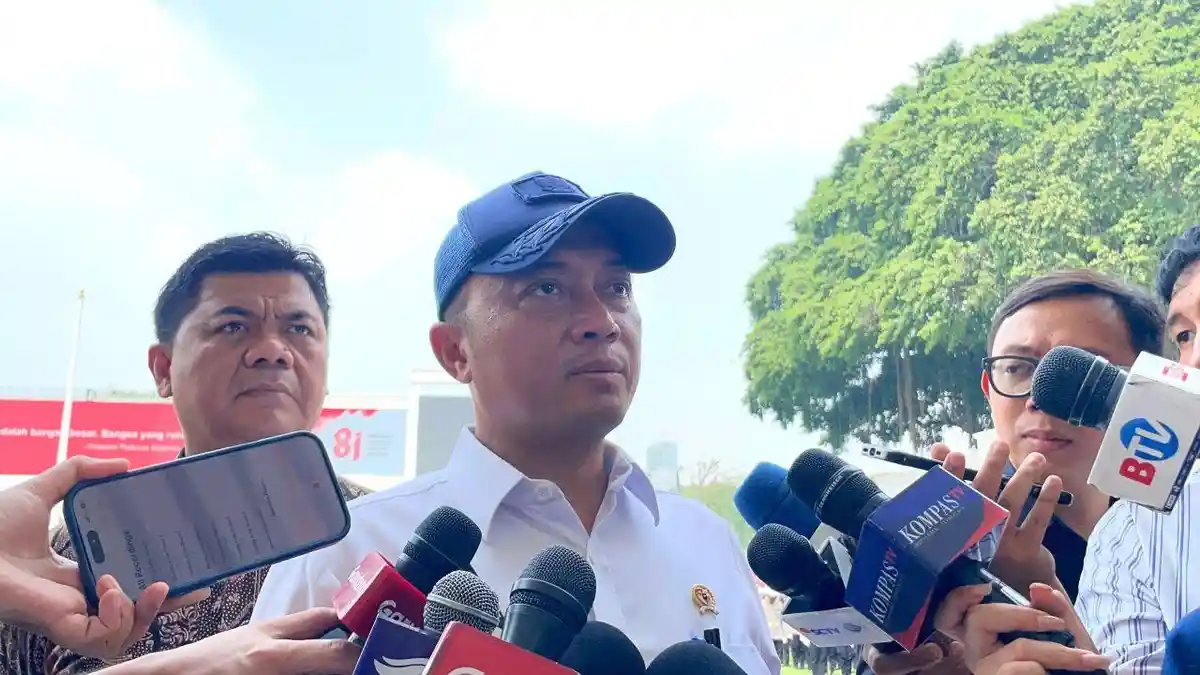 Menteri-Sekretaris-Negara-Mensesneg-Prasetyo-Hadi-di-Istana-Kepresidenan-b