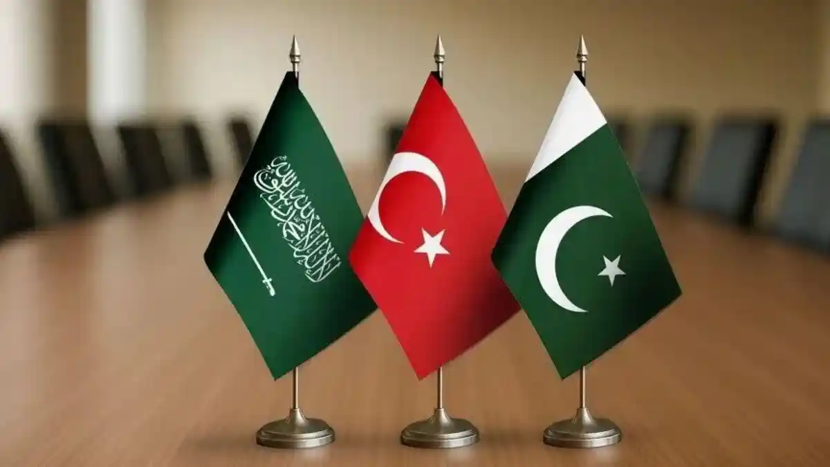 PAKTA-PERTAHANAN-Bendera-Arab-Saudi-Pakistan-dan-Turki