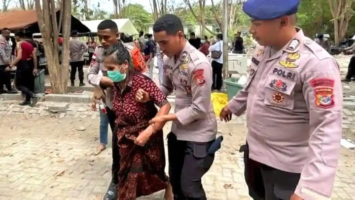 Info Terbaru Gempa NTT: Korban Tewas 71 Orang, Hampir 400 Ton Bantuan Telah Terdistribusi
