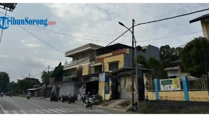 Prakiraan Cuaca Kota Sorong Senin, 17 Agustus 2026: Berawan di Semua Kecamatan