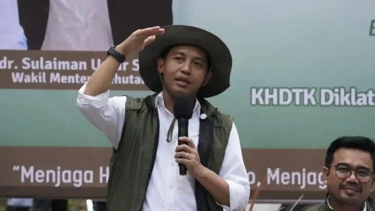 Raja-Juli-Antoni-mengunjungi-Kawasan-Hutan-Dengan-Tujuan-Khusus-KHDTK-Tabo-Tabo