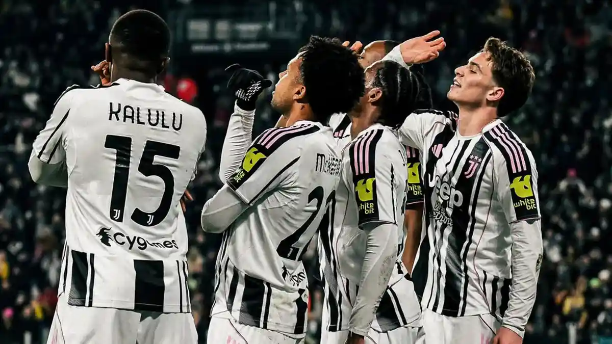 Selebrasi-para-pemain-Juventus-merayakan-kemenangan-atas-Napoli
