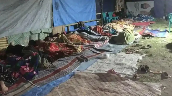 Warga Manggarai Flores Dapat Bantuan Darurat Segelas Beras, Sebutir Telur, dan Sebungkus Mi