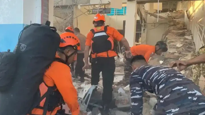 Pakar Gempa: 72 Jam Masa Kritis, Pemerintah Harus Cegah Gempa NTT Berubah Jadi Tragedi Kemanusiaan