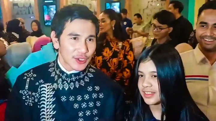 Sibuk Syuting, Vino G Bastian Berhasil Arahkan Putrinya Juara Olimpiade Matematika Internasional