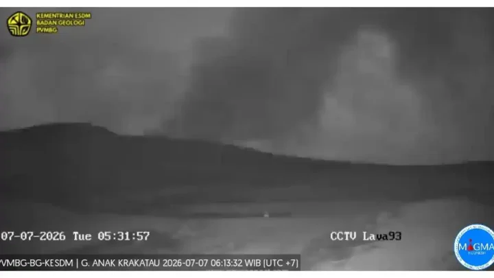 Gunung Anak Krakatau Erupsi 17 Kali dalam Tiga Hari, Status Masih Level III Siaga