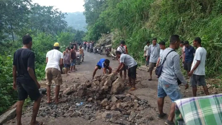 Gempa Flores M7,7 Picu Longsor di Sejumlah Titik, Ahli Beberkan Penyebabnya