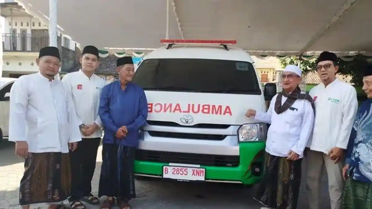 ambulans-ke-Pondok-Pesantren-Bahrul-Ulum-Tambakberas-persiapan-Muktamar-NU