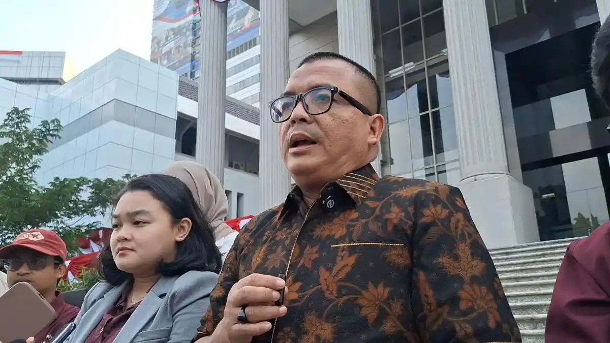 denny-indrayana-soal-gaji-guru