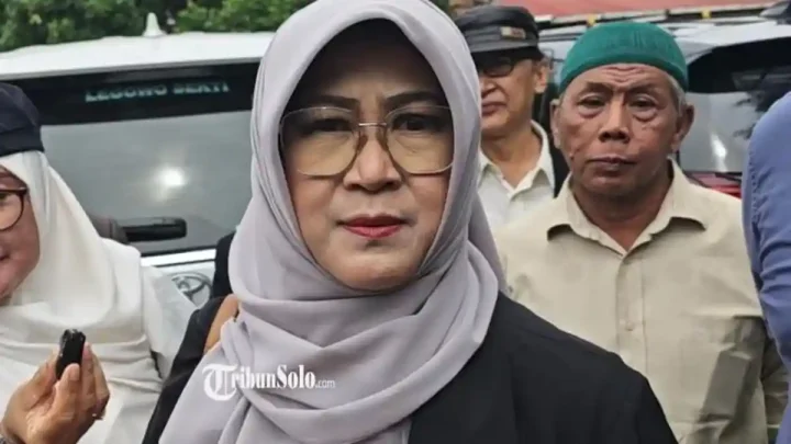 Dituding Pengecut, Dokter Tifa: Beli dan Borong Buku Saya, Jangan Cuma Jadi Komentator