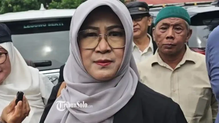dokter-tifa-ahli-cls-di-solo-ijazah-jokowi