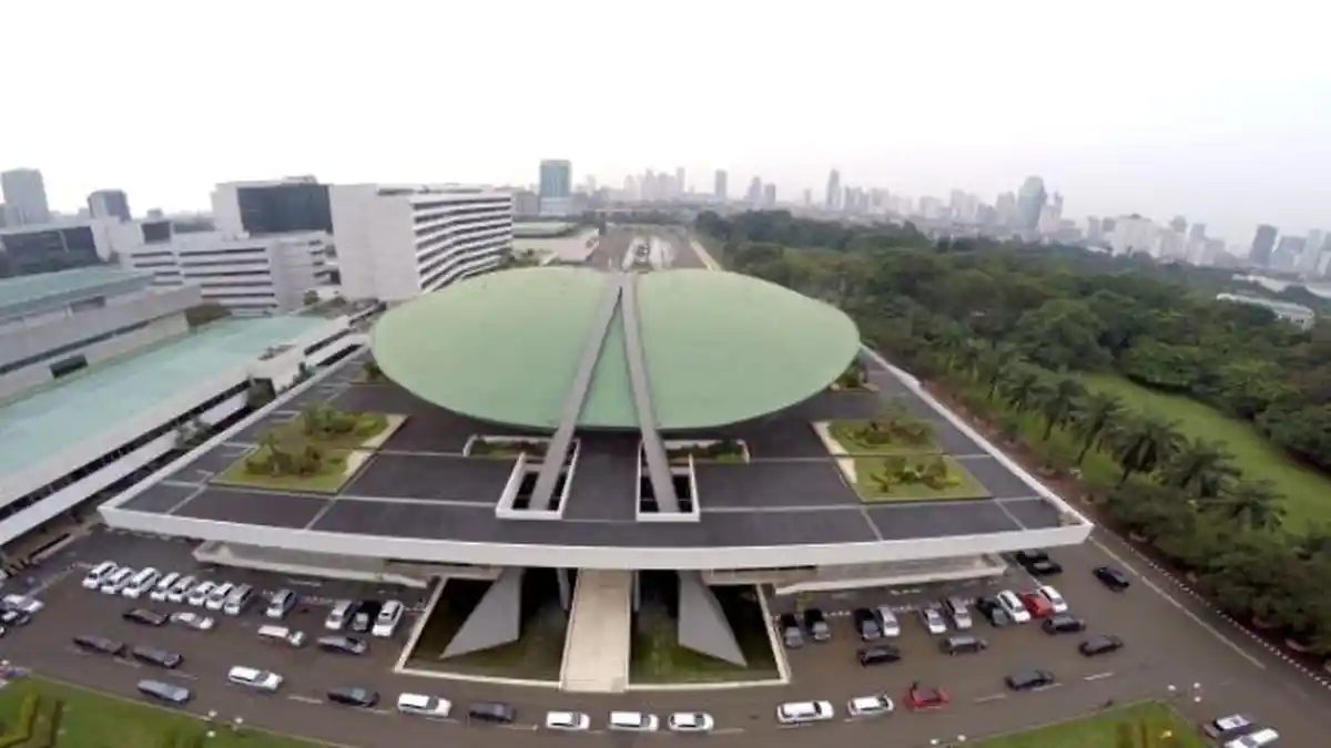 gedung-dpr-ri-di-senayan-jakarta-gedung-kura-kura