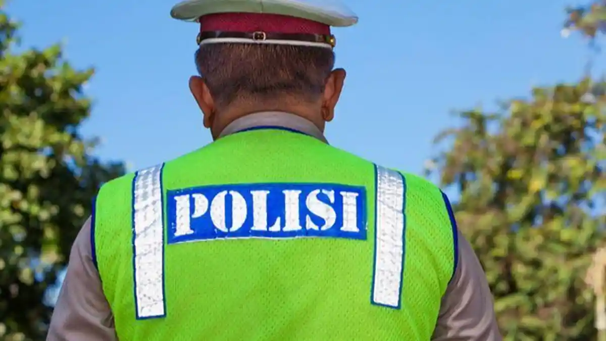 ilustrasi-polisi-penyekatan-31122021