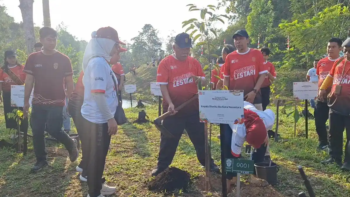 penananam-pohon-di-Embung-Sanggai-Kawasan-Inti-Pusat-Pemerintahan-KIPP-IKN