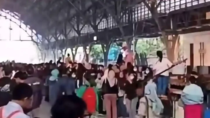 Penggerebekan Narkoba di Kampung Bahari, Perjalanan KRL Arah Tanjung Priok Sempat Terhambat