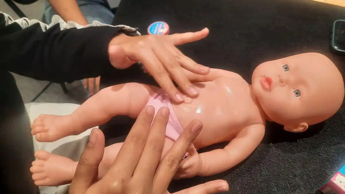 teknik-pijat-lembut-pada-bayi-untuk-meredakan-gejala-batuk-dan-pilek