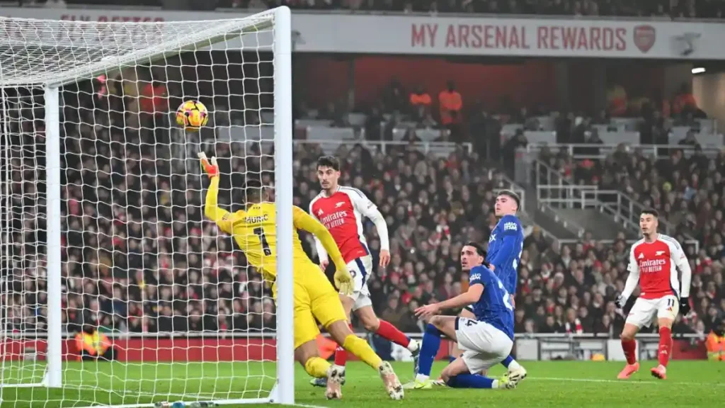 Aksi-penyerang-Arsenal-Kai-Havertz-mencetak-gol-ke-gawang-Ipswich-Town-di-Liga-Inggris
