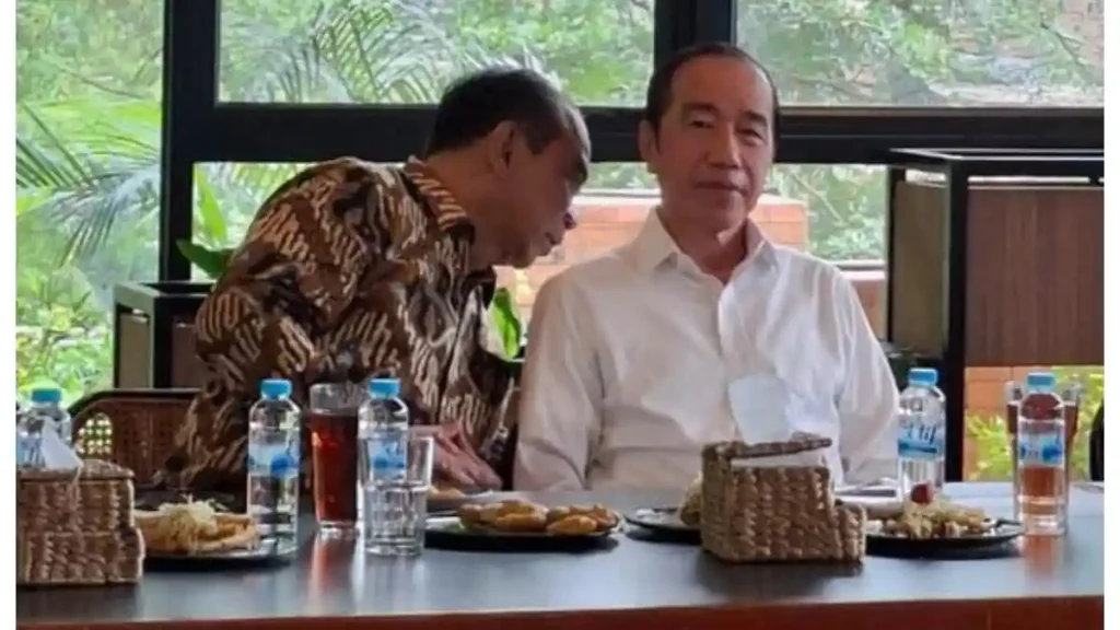 Budi-Arie-dan-Jokowi-saat-Berdiskusi