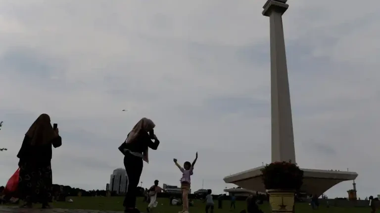 Libur-Lebaran-di-Monas_20260323_195556