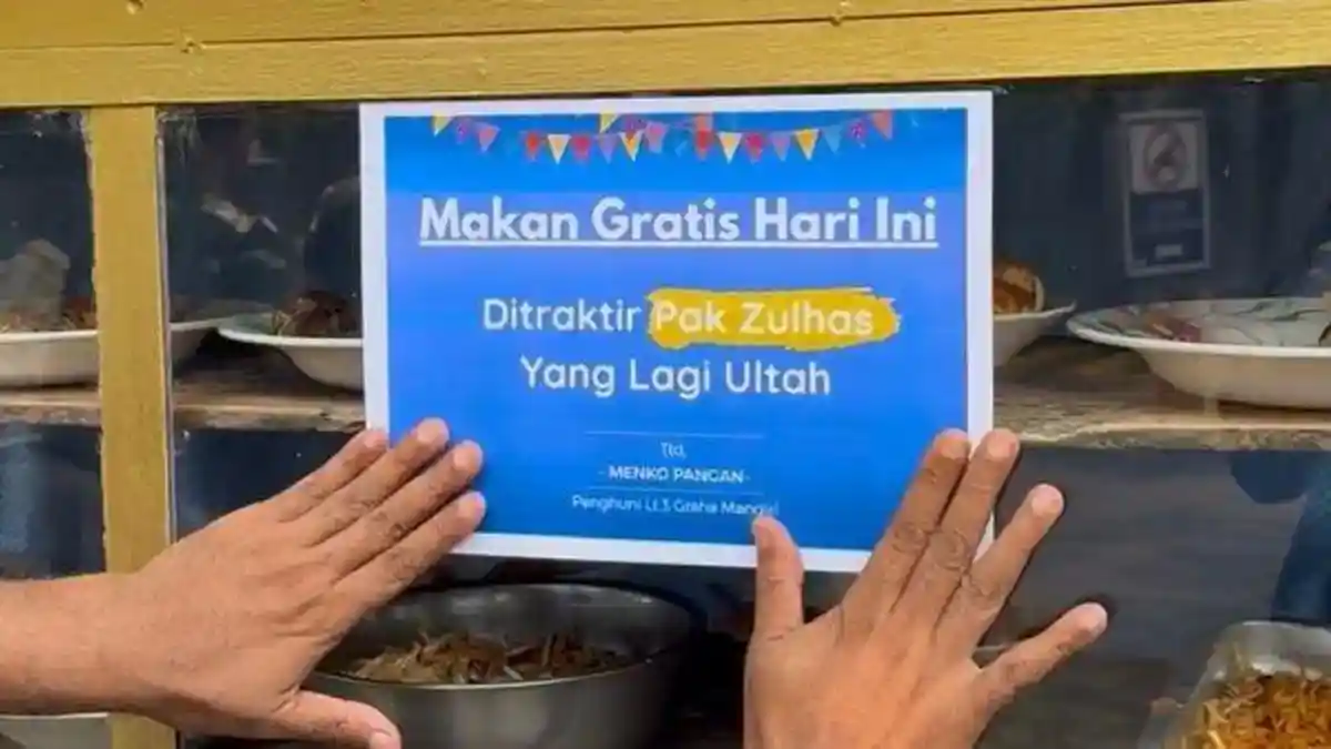 MAKAN-GRATIS-Salah-satu-gerobak