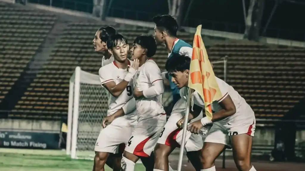 Para-pemain-Timnas-U20-Indonesia-merayakan-gol-bersama-setelah-berhasil-menjebol-gawang-Laos