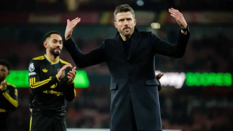 Pelatih-Manchester-United-Michael-Carrick-merayakan-kemenangan-atas-Arsenal