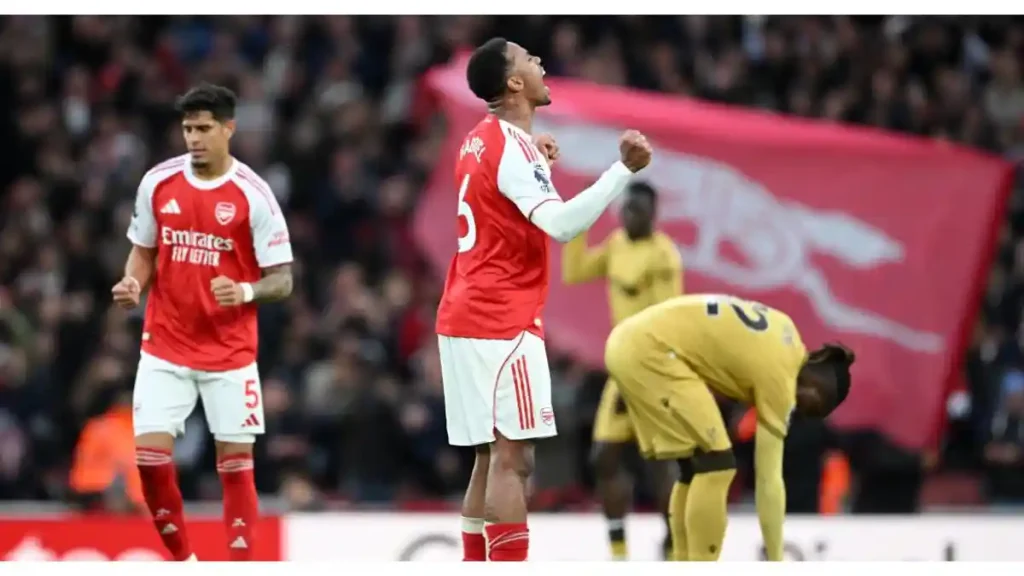 Selebrasi-Gabriel-Magalhaes-usai-Arsenal-kalahkan-Crystal-Palace