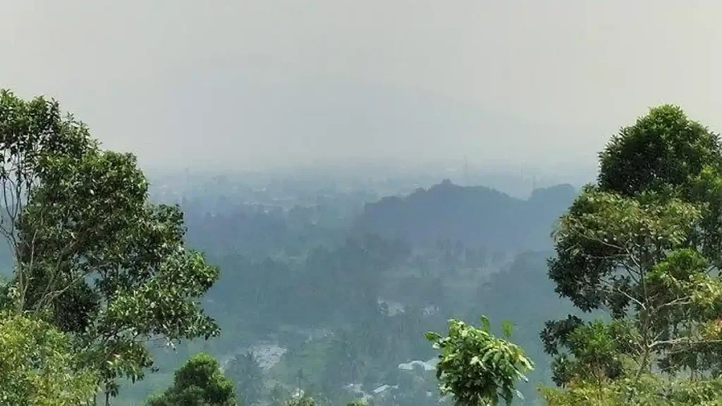 kabut-asap-di-padang-sumbar_13-sept