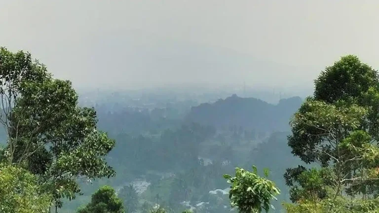 kabut-asap-di-padang-sumbar_13-sept