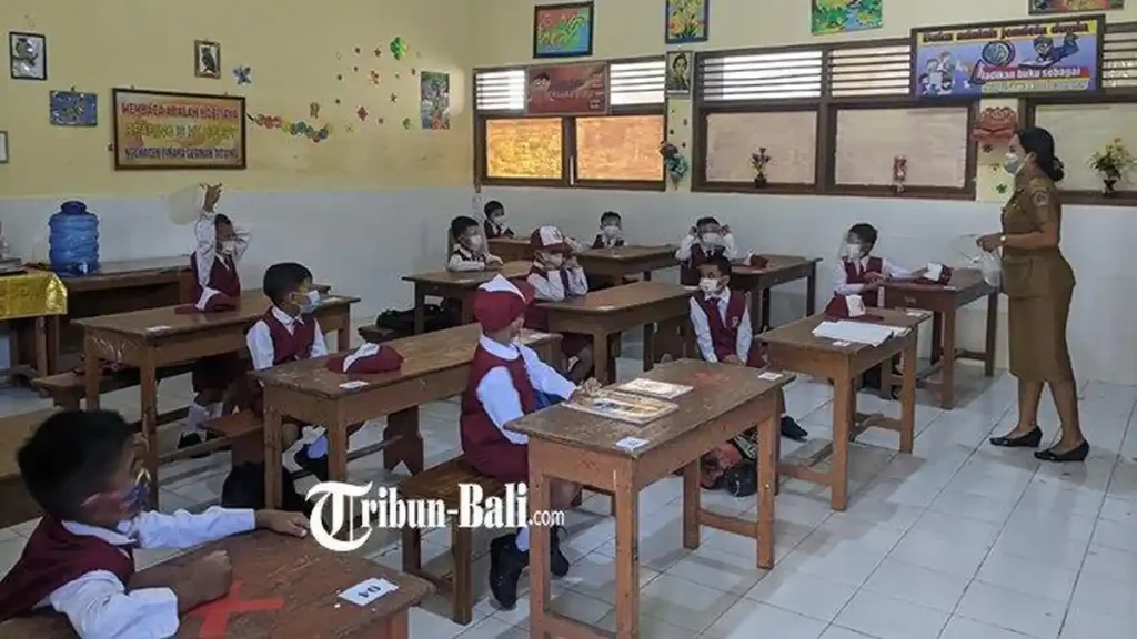 pembelajaran-tatap-muka-hari-pertama-di-sd-n-1-semarapura-kangin-klungkung-bali