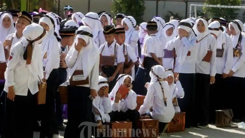 siswa-MTs-belajar1